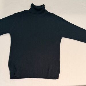 Women’s soft lambswool Green turtleneck sweater